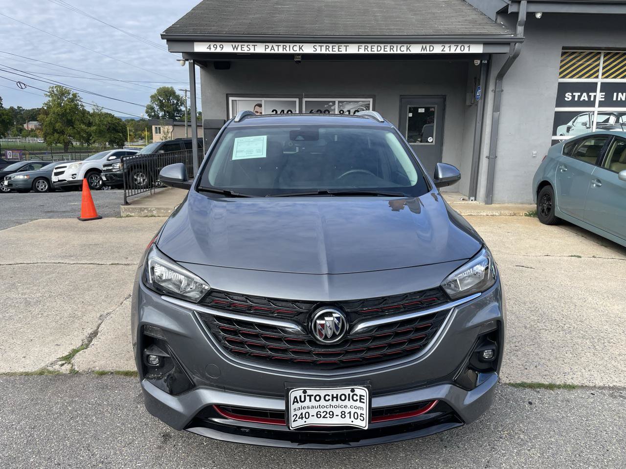 Used 2021 Buick Encore GX Preferred w/ Sport Touring Package AWD/4WD image 2