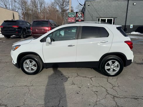 Used 2018 Chevrolet Trax LT w/ LT Convenience Package image 8