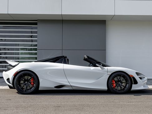 Used 2024 McLaren 750S Spider image 9