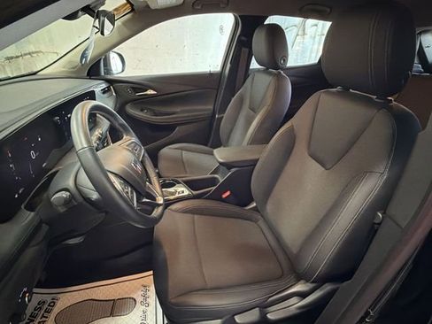 Certified 2024 Buick Encore GX Preferred FWD image 11
