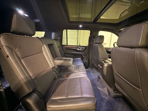 Used 2023 Chevrolet Suburban High Country image 37