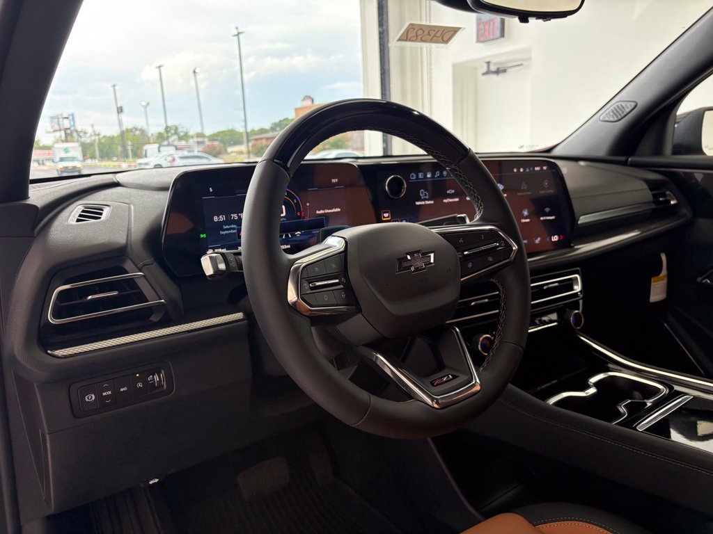 New 2027 Chevrolet Traverse Z71 w/ Enhanced Driving Package AWD/4WD image 2
