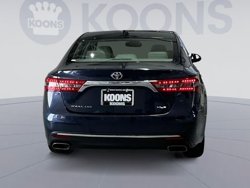 Used 2018 Toyota Avalon XLE image 15