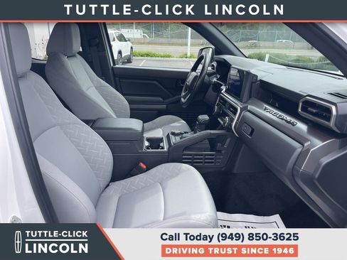 Used 2025 Toyota Tacoma SR5 AWD/4WD image 24