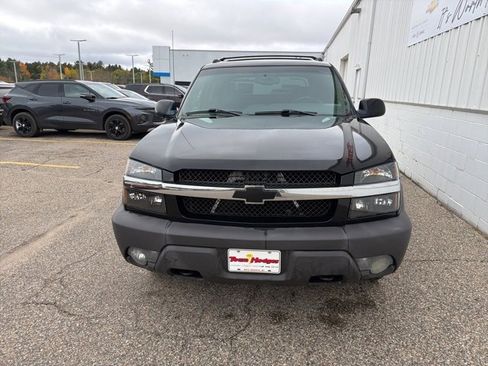 Used 2003 Chevrolet Avalanche 4x4 w/ Suspension Package, Off-Road image 7
