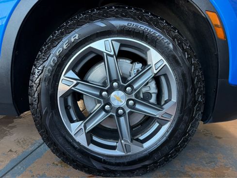 Used 2025 Chevrolet Blazer LT AWD/4WD image 8