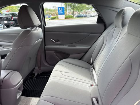Used 2025 Hyundai Elantra Sport FWD image 19