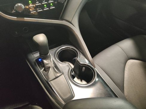 Used 2019 Toyota Camry LE FWD image 26