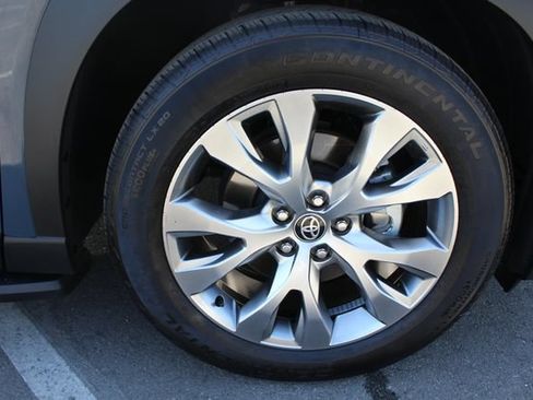 Certified 2025 Toyota Grand Highlander FWD image 11