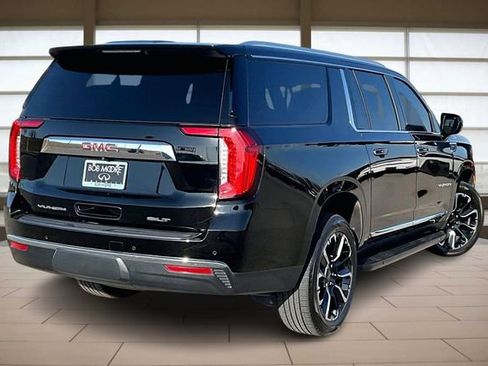 Used 2023 GMC Yukon XL SLT image 2