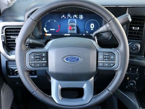 New 2026 Ford F250 Lariat w/ Black Appearance Package image 30