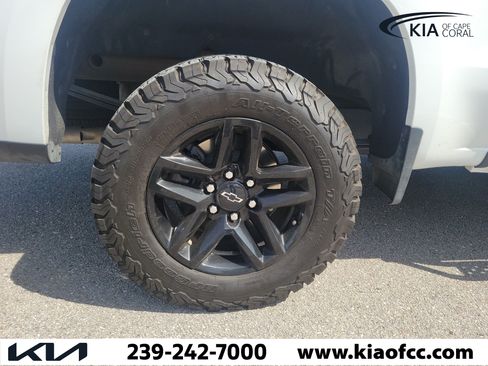Used 2024 Chevrolet Silverado 1500 Custom Trail Boss AWD/4WD image 10