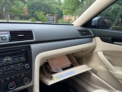 Used 2014 Volkswagen Passat 1.8T Wolfsburg Edition FWD image 29