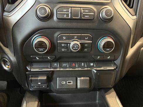 Used 2019 Chevrolet Silverado 1500 RST w/ True North Edition AWD/4WD image 23