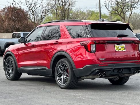 Used 2025 Ford Explorer ST image 6