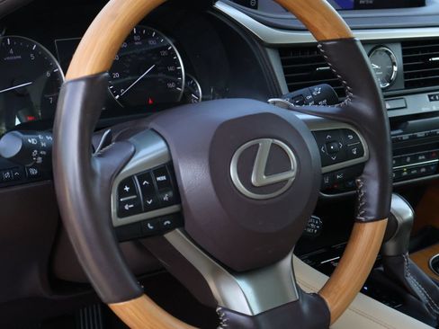 Used 2020 Lexus RX 350 AWD w/ Premium Package image 18