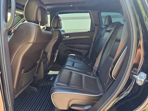 Used 2019 Jeep Grand Cherokee Overland RWD image 33