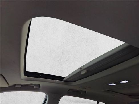 Used 2020 Chevrolet Traverse Premier w/ Redline Edition FWD image 19