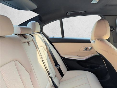 Used 2024 BMW 330i Sedan w/ Premium Package RWD image 25
