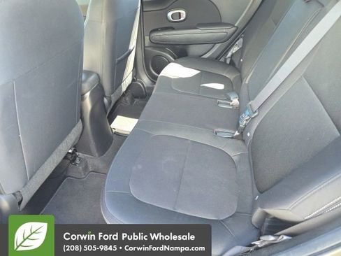Used 2014 Kia Soul FWD image 12