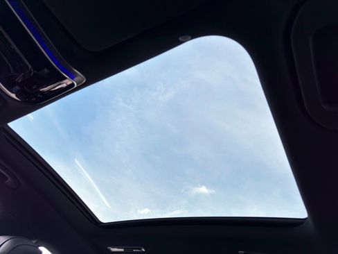 Used 2023 Mercedes-Benz S 500 4MATIC w/ AMG Line image 12