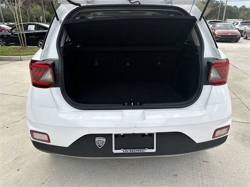 Used 2024 Hyundai Venue SEL image 22