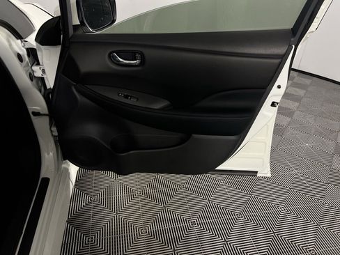 Used 2024 Nissan Leaf S image 30