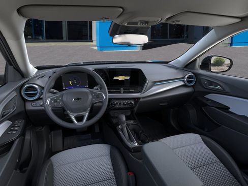 New 2026 Chevrolet Trax LT w/ Driver Confidence Package image 15