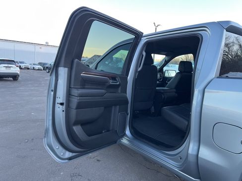 Used 2025 GMC Sierra 1500 SLT AWD/4WD image 18