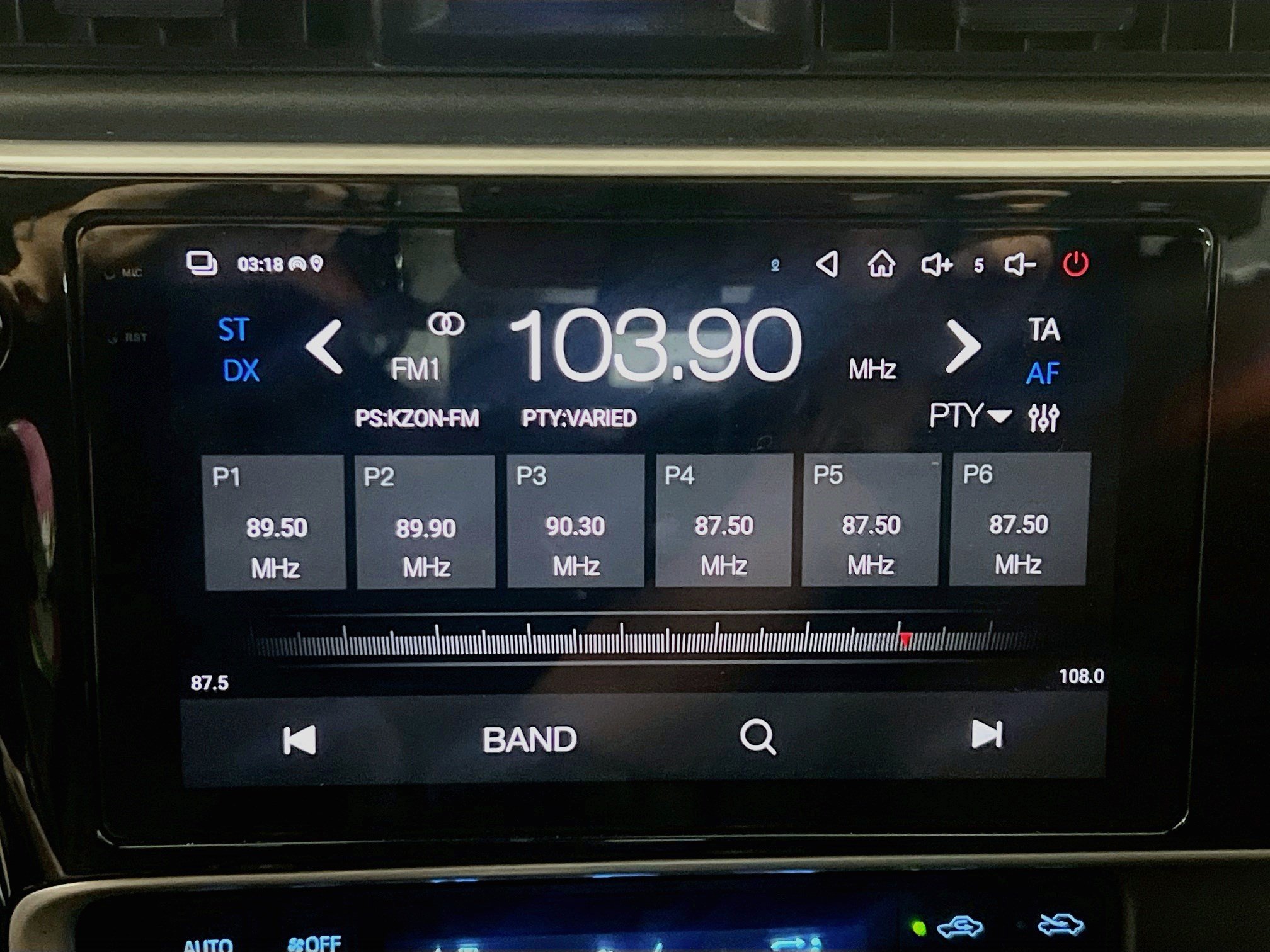 Used 2018 Toyota Corolla SE FWD image 9