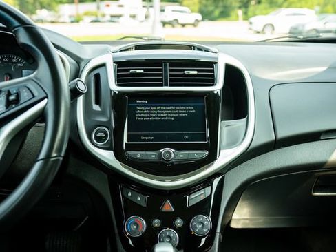 Used 2018 Chevrolet Sonic LT w/ Convenience Package FWD image 7