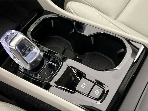 Certified 2026 Volvo XC40 B5 Plus w/ Protection Package Premier AWD/4WD image 28