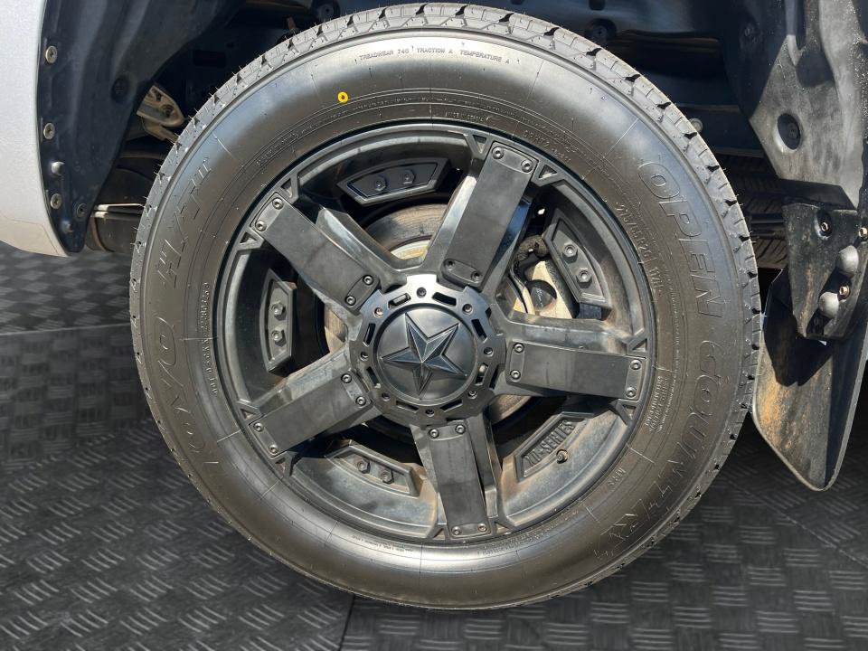 Used 2018 Toyota Tundra Limited w/ Limited Premium Package AWD/4WD image 21