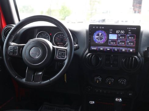 Used 2018 Jeep Wrangler Unlimited Rubicon AWD/4WD image 22
