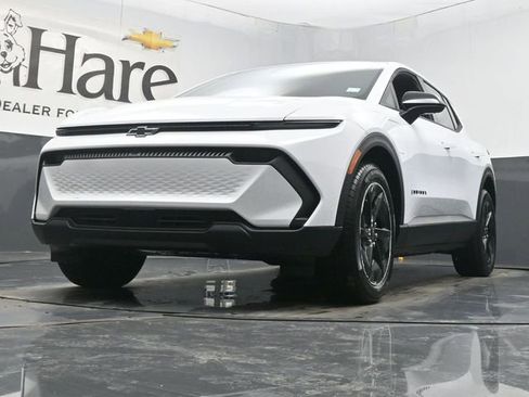 New 2026 Chevrolet Equinox EV LT image 4