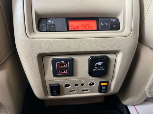 Used 2018 Nissan Pathfinder Platinum image 43