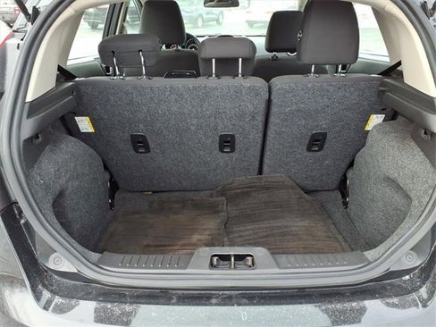 Used 2015 Ford Fiesta SE image 9