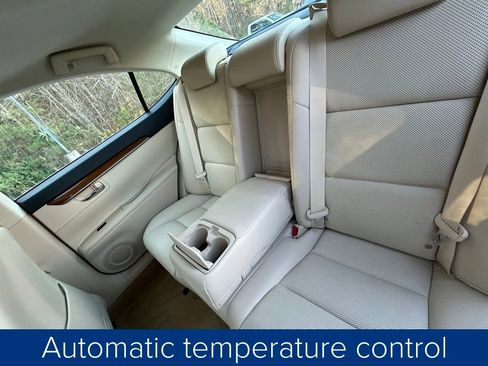 Used 2014 Lexus ES 300h image 18