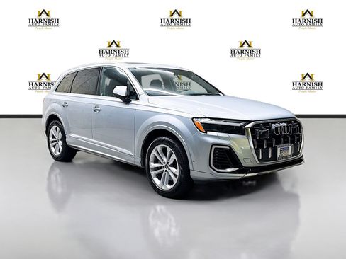Used 2025 Audi Q7 3.0T Premium Plus AWD/4WD image 3