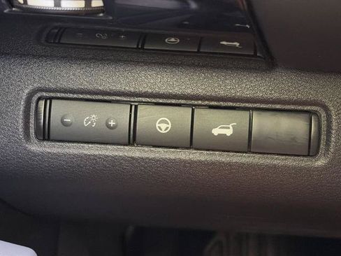 Certified 2025 Nissan Pathfinder SV w/ SV Premium Package AWD/4WD image 13