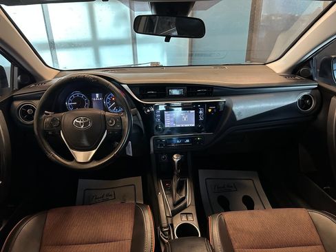 Used 2017 Toyota Corolla SE w/ Carpet Mat Package (TMS) FWD image 9