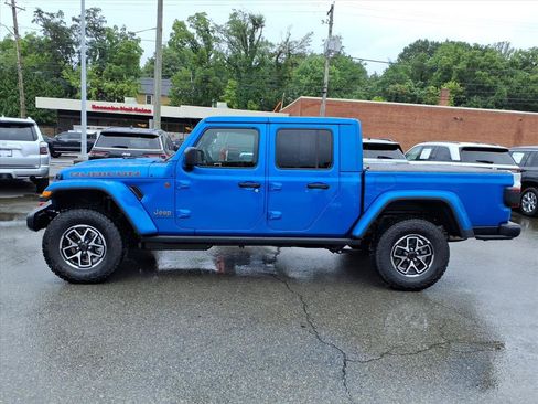 New 2026 Jeep Gladiator Rubicon w/ Steel Power Dome Hood Package AWD/4WD image 7