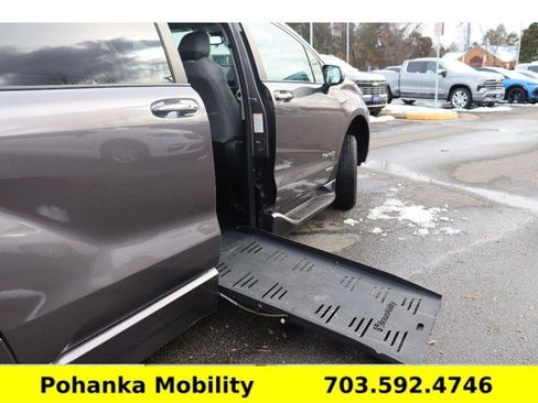 Used 2021 Toyota Sienna XLE w/ XLE Plus Package FWD image 26