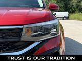 Used 2022 Volkswagen Taos SE w/ Panoramic Sunroof Package image 4