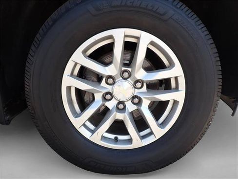 Used 2021 Chevrolet Silverado 1500 LT AWD/4WD image 7