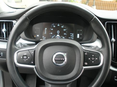 Used 2018 Volvo XC60 T5 Momentum AWD/4WD image 38