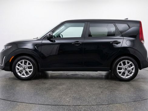 Used 2025 Kia Soul LX w/ LX Technology Package FWD image 5