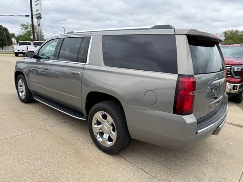 Used 2017 Chevrolet Suburban Premier AWD/4WD image 4