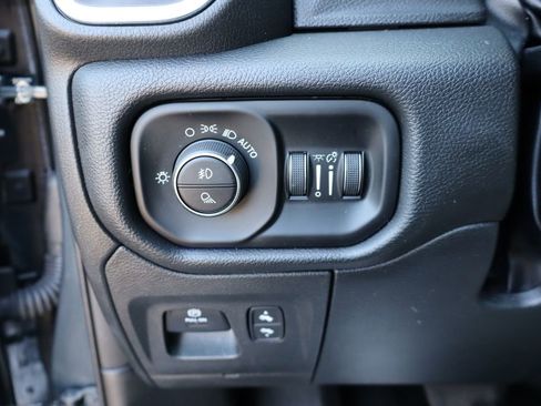 Used 2025 RAM 1500 Laramie AWD/4WD image 15
