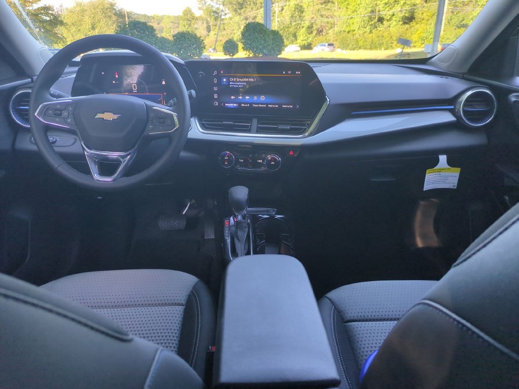 New 2026 Chevrolet Trax LT w/ LT Convenience Package FWD image 30